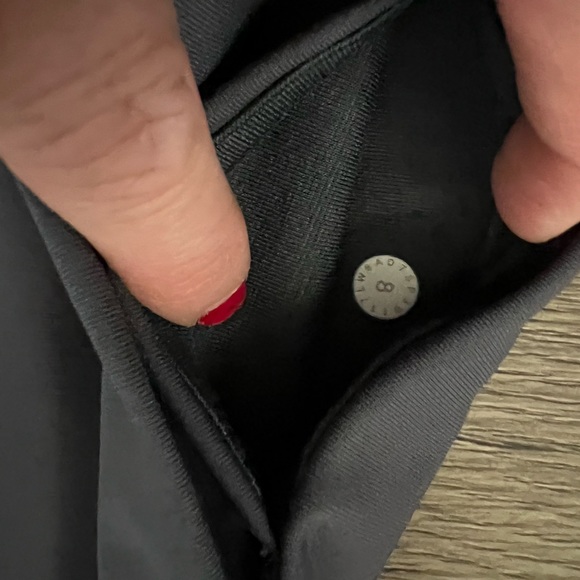 Revitalize crop lululemon pants gray size 8 - Picture 3 of 5